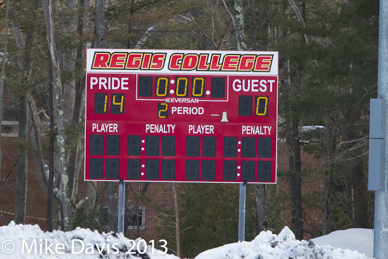 regis college scoreboard_halftime